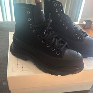 Black High-Top Men Alexander McQueen boots